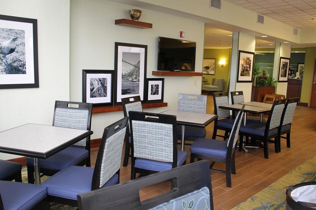 Hampton Inn Tulsa/Броукън Ароу Ресторант снимка